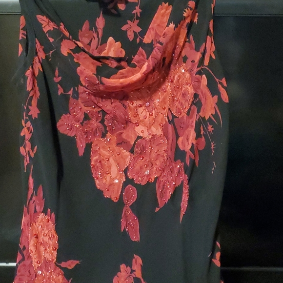 connected apparel Dresses & Skirts - 🔴Connected apparel Bill & Red Rose floral design MIDI  dress